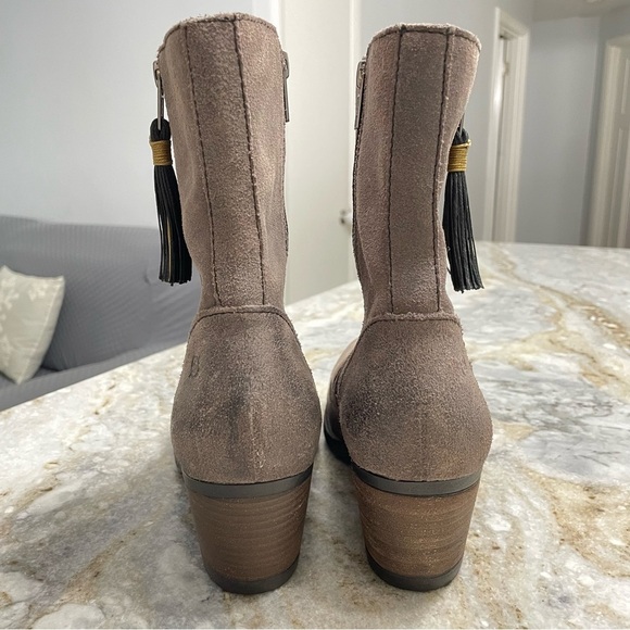 Born Salazar Tassel Distressed Leather Western Ankle Boots Women’s 9.5 - Picture 7 of 10
